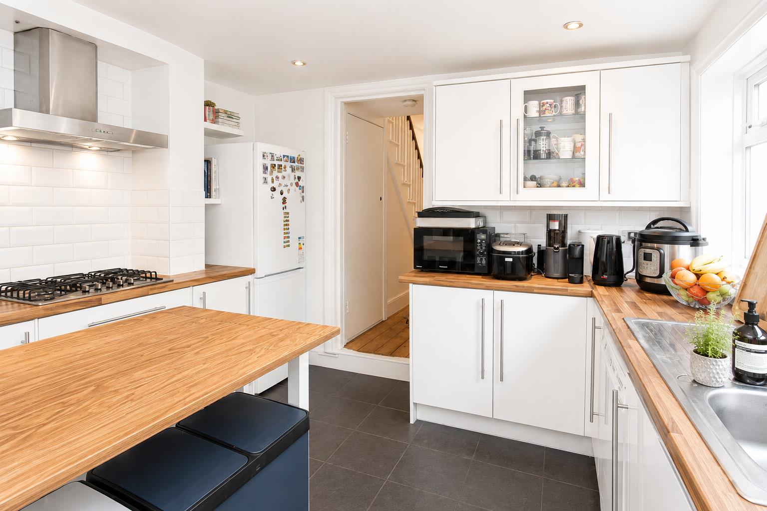 Westmead road, Sutton